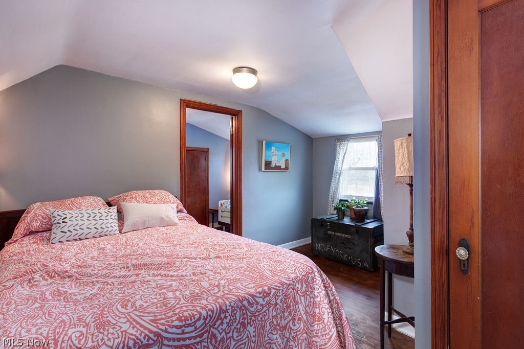 18231 Marcella Road Cleveland, OH 44119 - Photo 16 of 25 Spacious... tranquil...