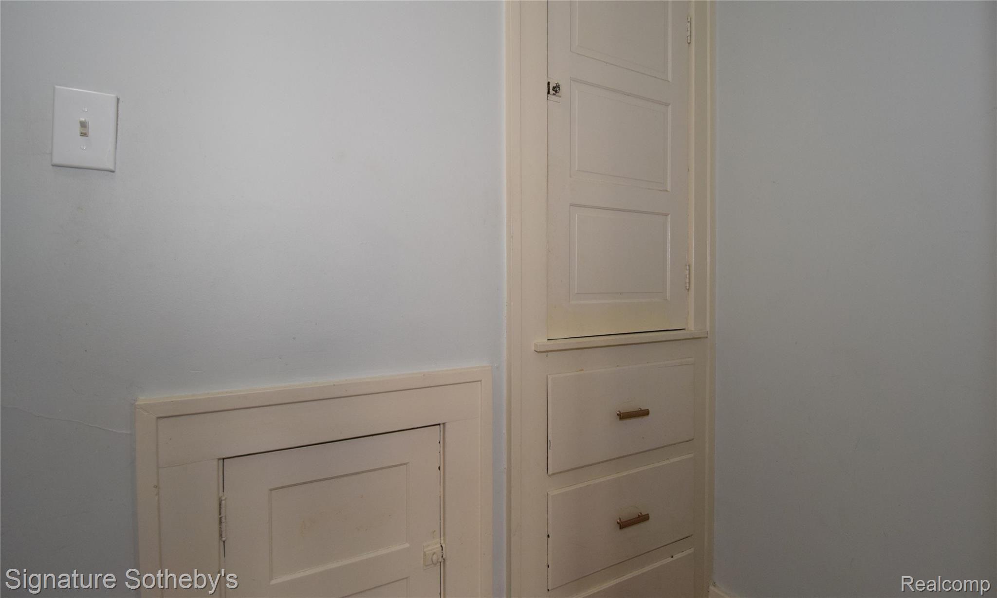 53 Wellesley Drive Pleasant Ridge, MI 48069 - Photo 27 of 49 Original Built-In Cabinets