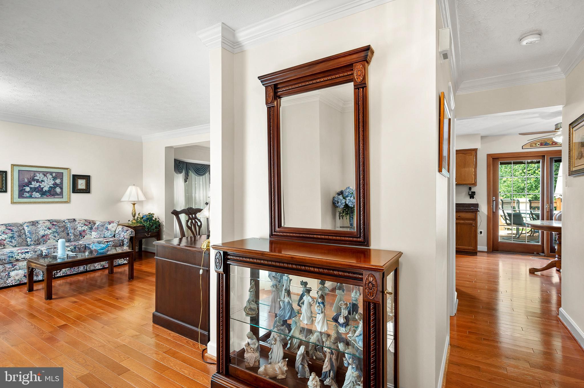 9304 Kings Grant Road Laurel, MD 20723 - Photo 4 of 32 Foyer View