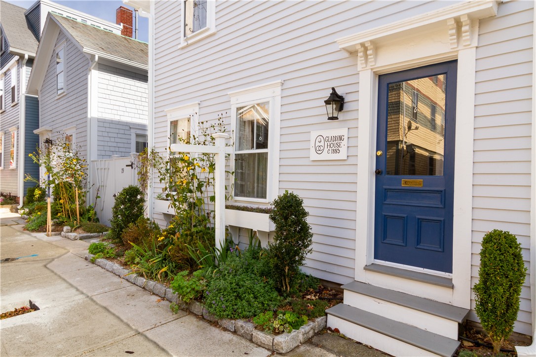 The two historic cottages enter off of Third Street.