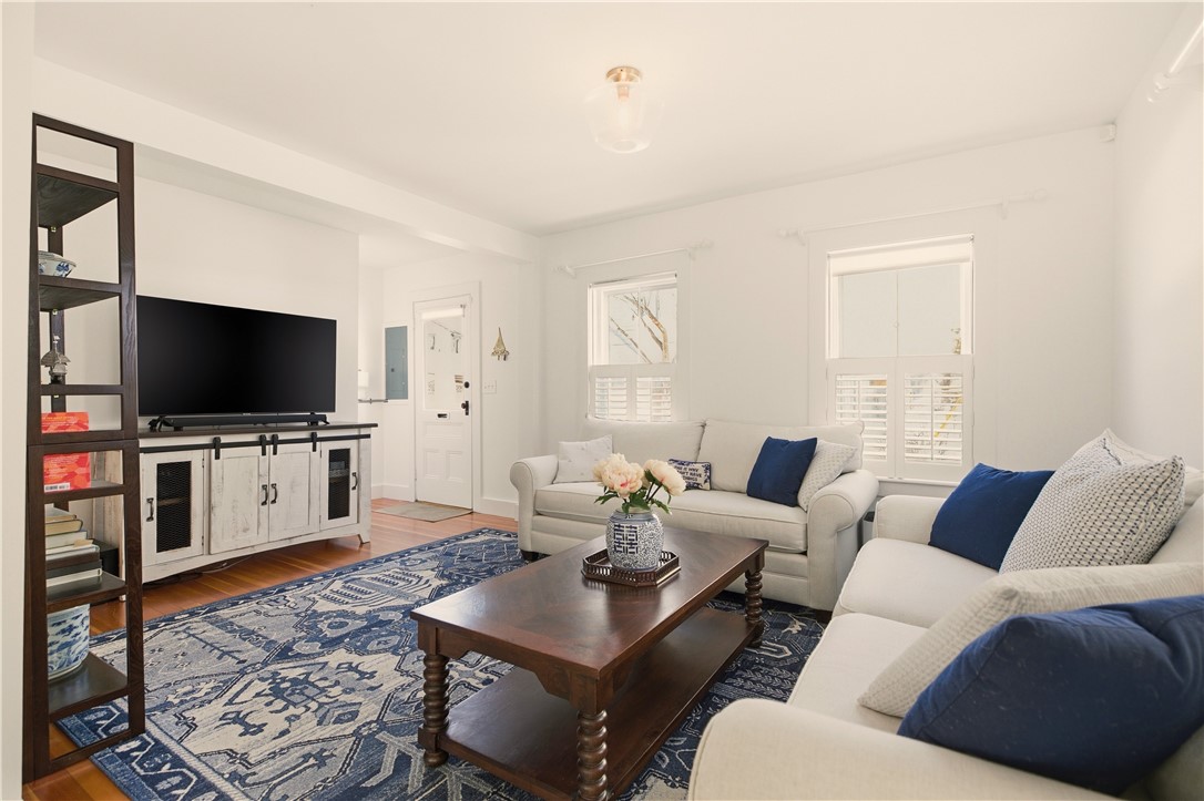 19 3rd Street Newport, RI 02840 - Photo 7 of 47 Gladding LR