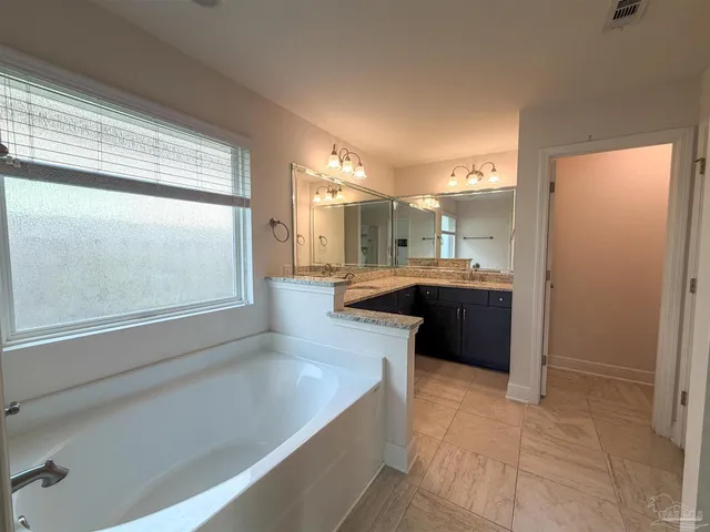 $2,325 | 5738 Dunridge Drive, Pace, FL 32571