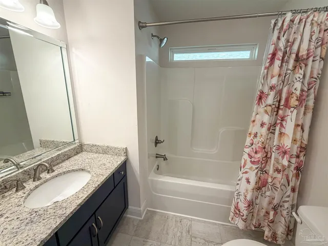 $2,325 | 5738 Dunridge Drive, Pace, FL 32571