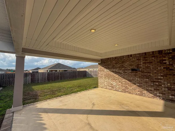 $2,325 | 5738 Dunridge Drive, Pace, FL 32571