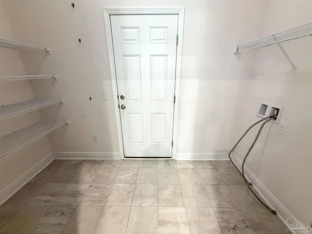 $2,325 | 5738 Dunridge Drive, Pace, FL 32571