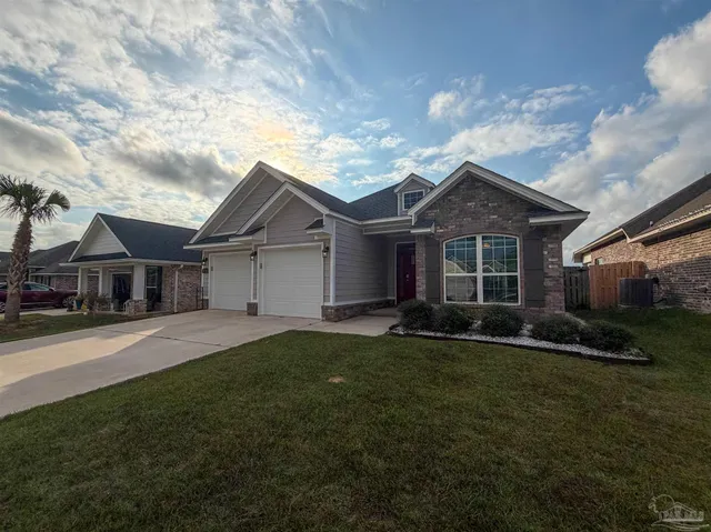 $2,325 | 5738 Dunridge Drive, Pace, FL 32571