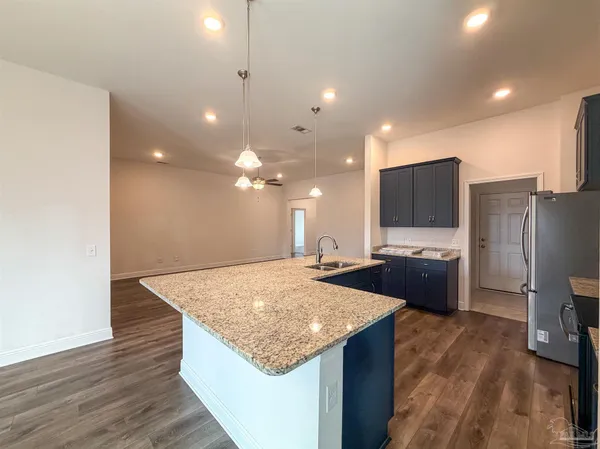 $2,325 | 5738 Dunridge Drive, Pace, FL 32571