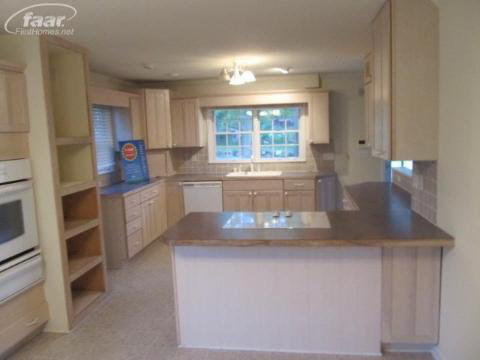 5150 Branch Road Flint, MI 48506 - Photo 10 of 46 20132455-9.JPG