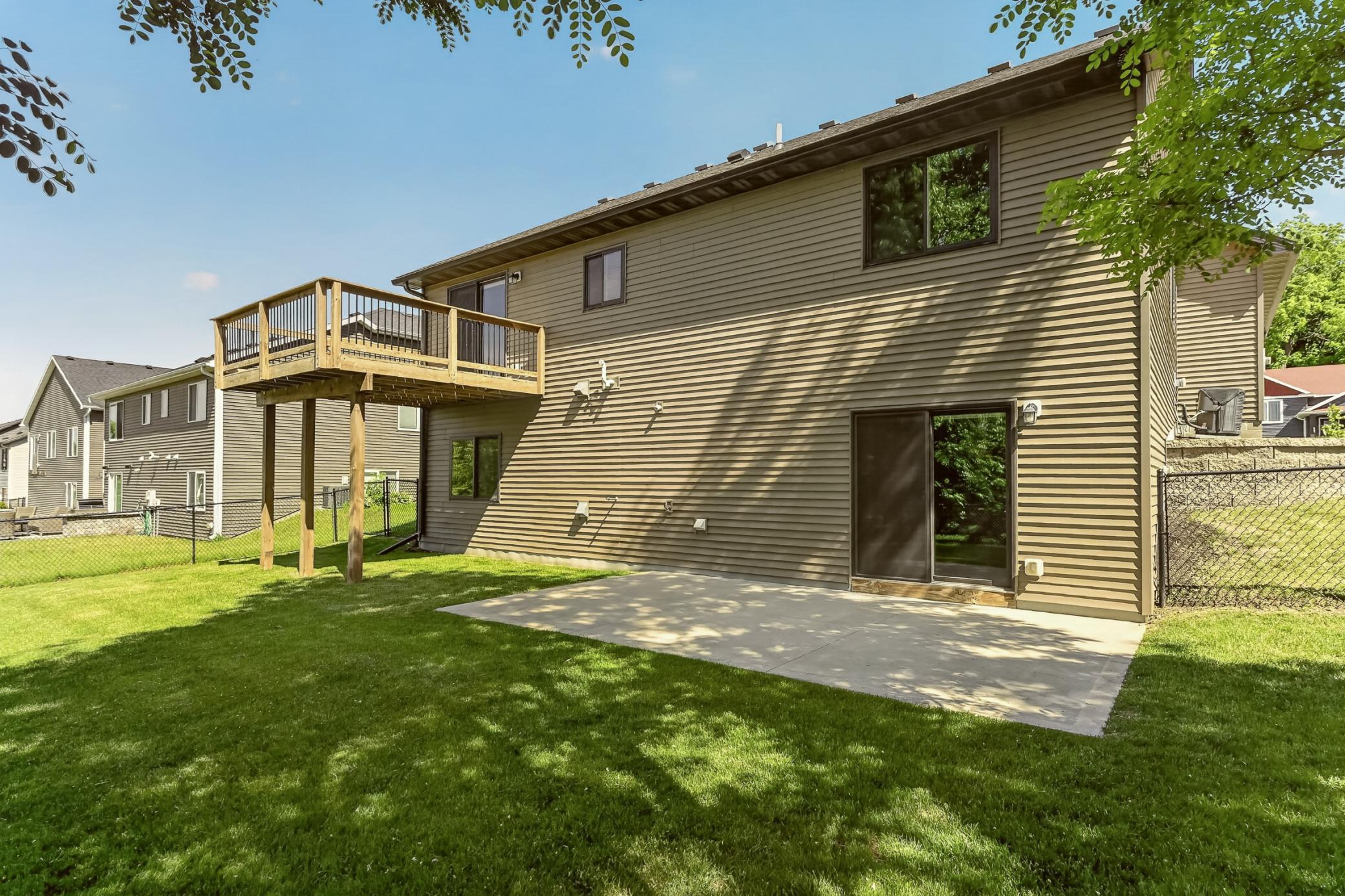 3402 Ridgeline Drive Southeast Rochester, MN 55904 - Photo 3 of 32