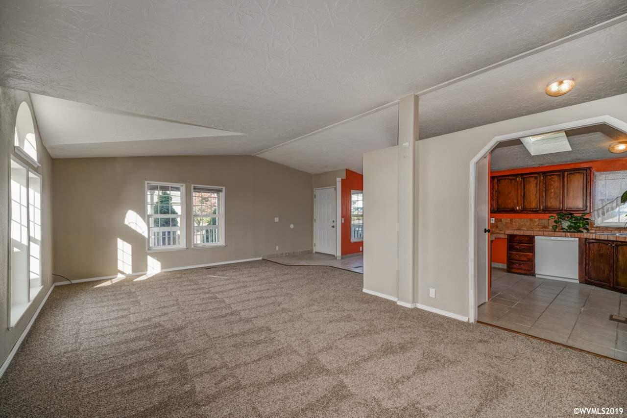 2000 Robins Lane Southeast, Unit 18 Salem, OR 97306 - Photo 13 of 28