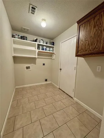 a view of utility room