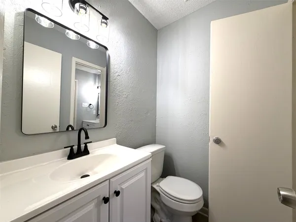 $1,595 | 317 West William Cannon Drive, Unit B, Austin, TX 78745