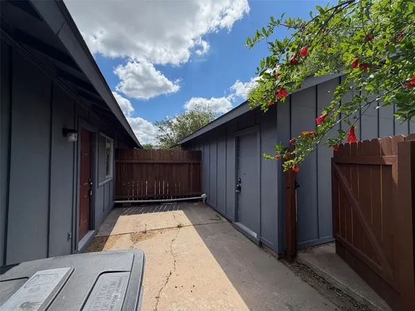 $1,595 | 317 West William Cannon Drive, Unit B, Austin, TX 78745