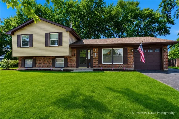 $310,000 | 226 Lincolnshire Court, Bolingbrook, IL 60440