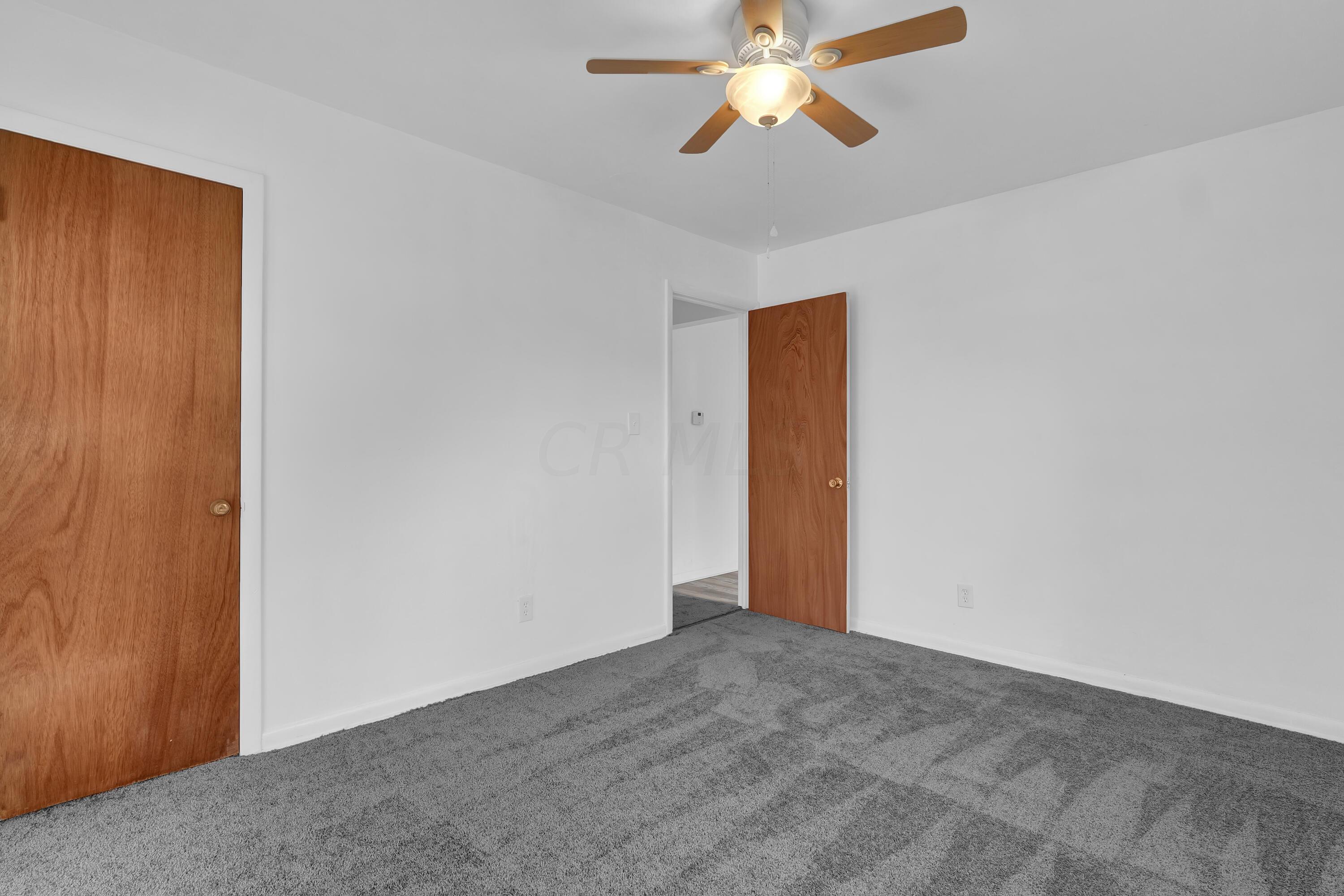 3760 Eisenhower Road Columbus, OH 43224 - Photo 8 of 18 DSC09570