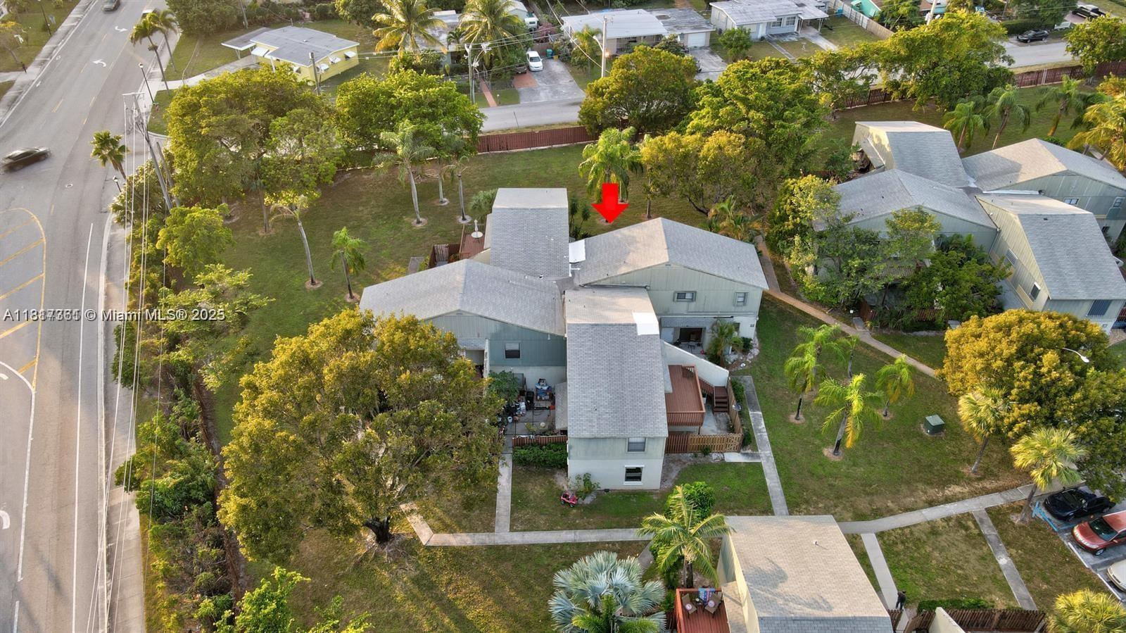 28 Crossings Circle, Unit E Boynton Beach, FL 33435 - Photo 15 of 18 an aerial view of a house