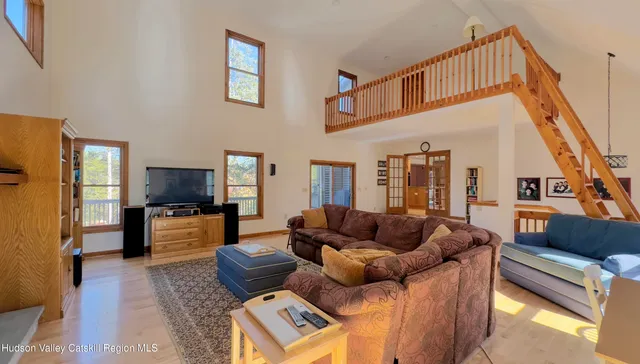 $885,000 | 2 Superstitious Drive, Athens, NY 12015