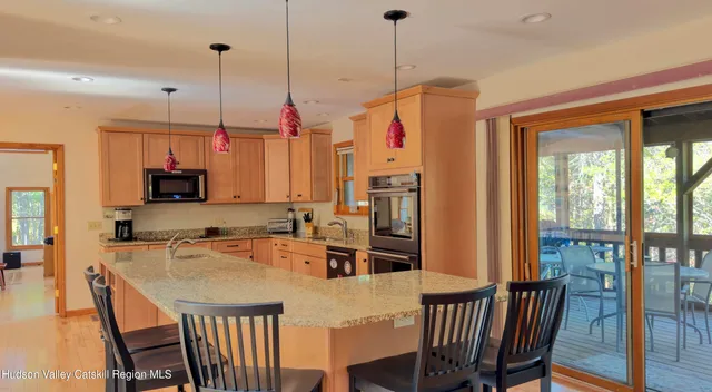 $885,000 | 2 Superstitious Drive, Athens, NY 12015