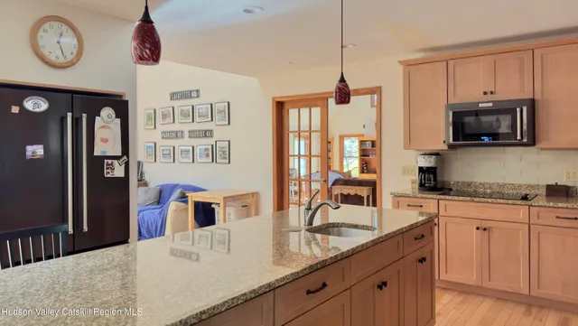 $885,000 | 2 Superstitious Drive, Athens, NY 12015