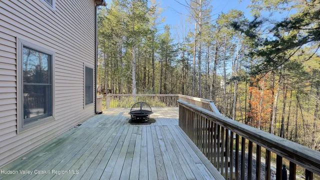 $885,000 | 2 Superstitious Drive, Athens, NY 12015