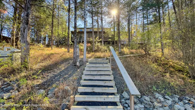 $885,000 | 2 Superstitious Drive, Athens, NY 12015