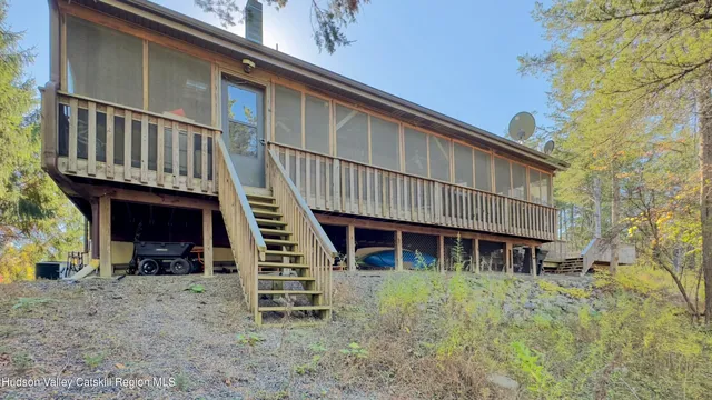 $885,000 | 2 Superstitious Drive, Athens, NY 12015