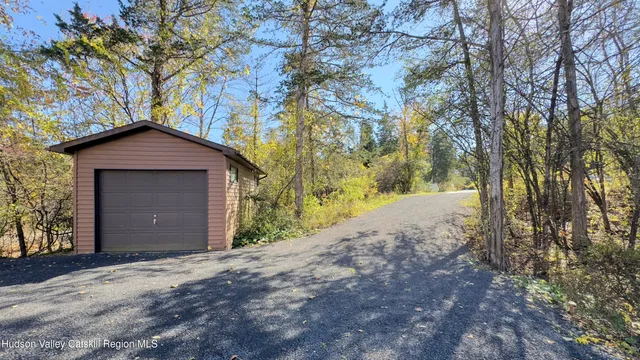 $885,000 | 2 Superstitious Drive, Athens, NY 12015