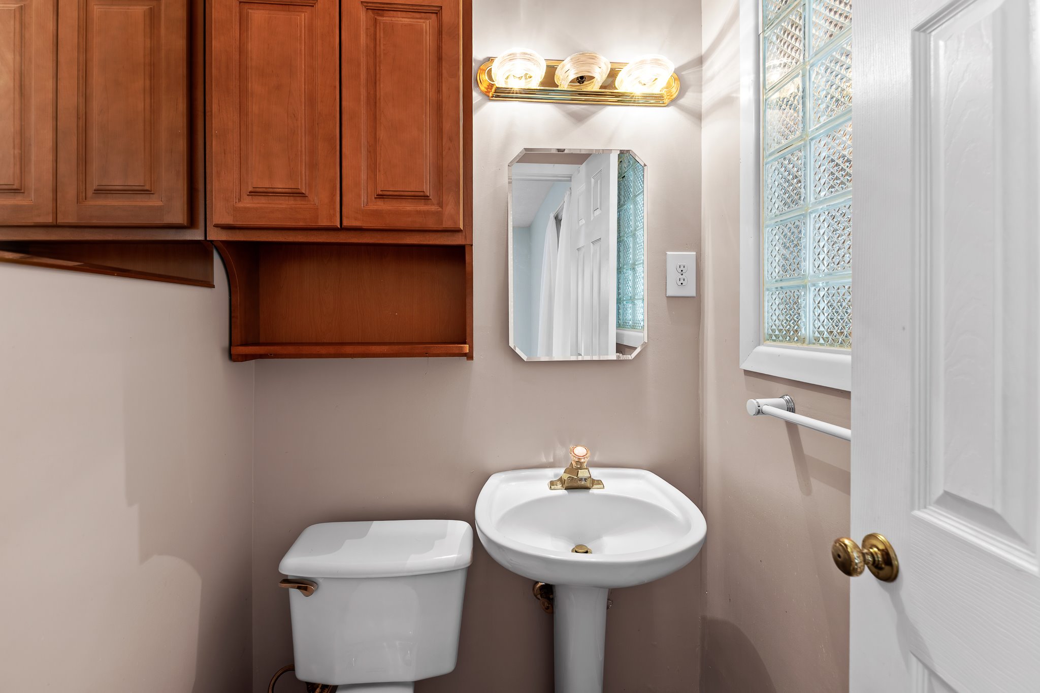 5600 Libyan Circle Austin, TX 78745 - Photo 31 of 37 Half bath with toilet