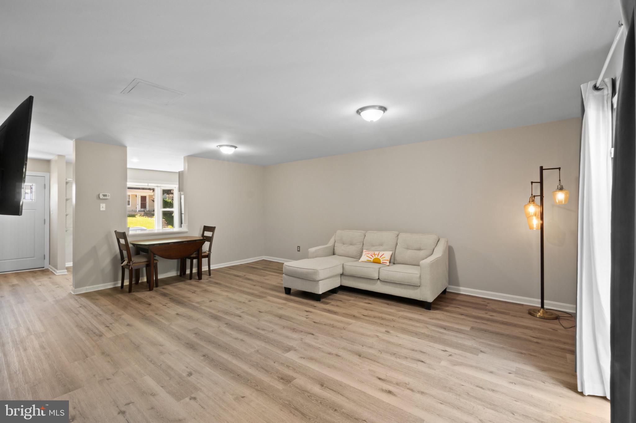 16 Hardwood Drive Rosedale, MD 21237 - Photo 4 of 32