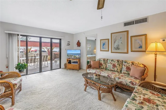 $285,000 | 1400 1st Avenue West, Unit G1, Bradenton, FL 34205