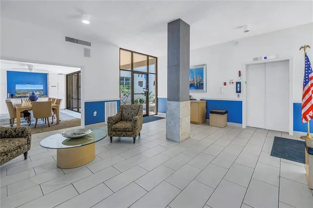 $285,000 | 1400 1st Avenue West, Unit G1, Bradenton, FL 34205