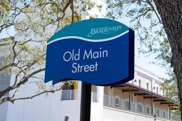 $285,000 | 1400 1st Avenue West, Unit G1, Bradenton, FL 34205