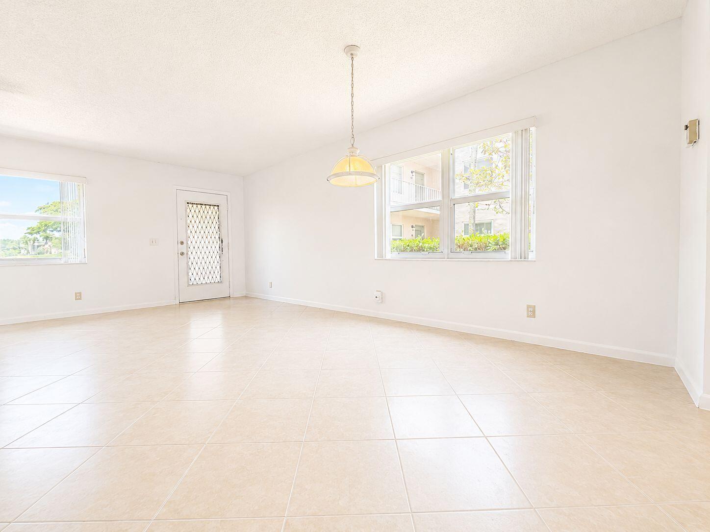 359 Capri H, Unit 359 Delray Beach, FL 33484 - Photo 5 of 23 WhatsApp Image 2026-06-19 at 17.06.17