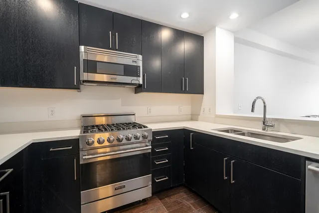 $4,950 | 1100 Maxwell Lane, Unit 1205, Hoboken, NJ 07030