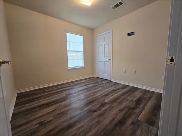 $1,425 | 102 Wilson Street, Sealy, TX 77474