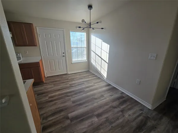 $1,425 | 102 Wilson Street, Sealy, TX 77474