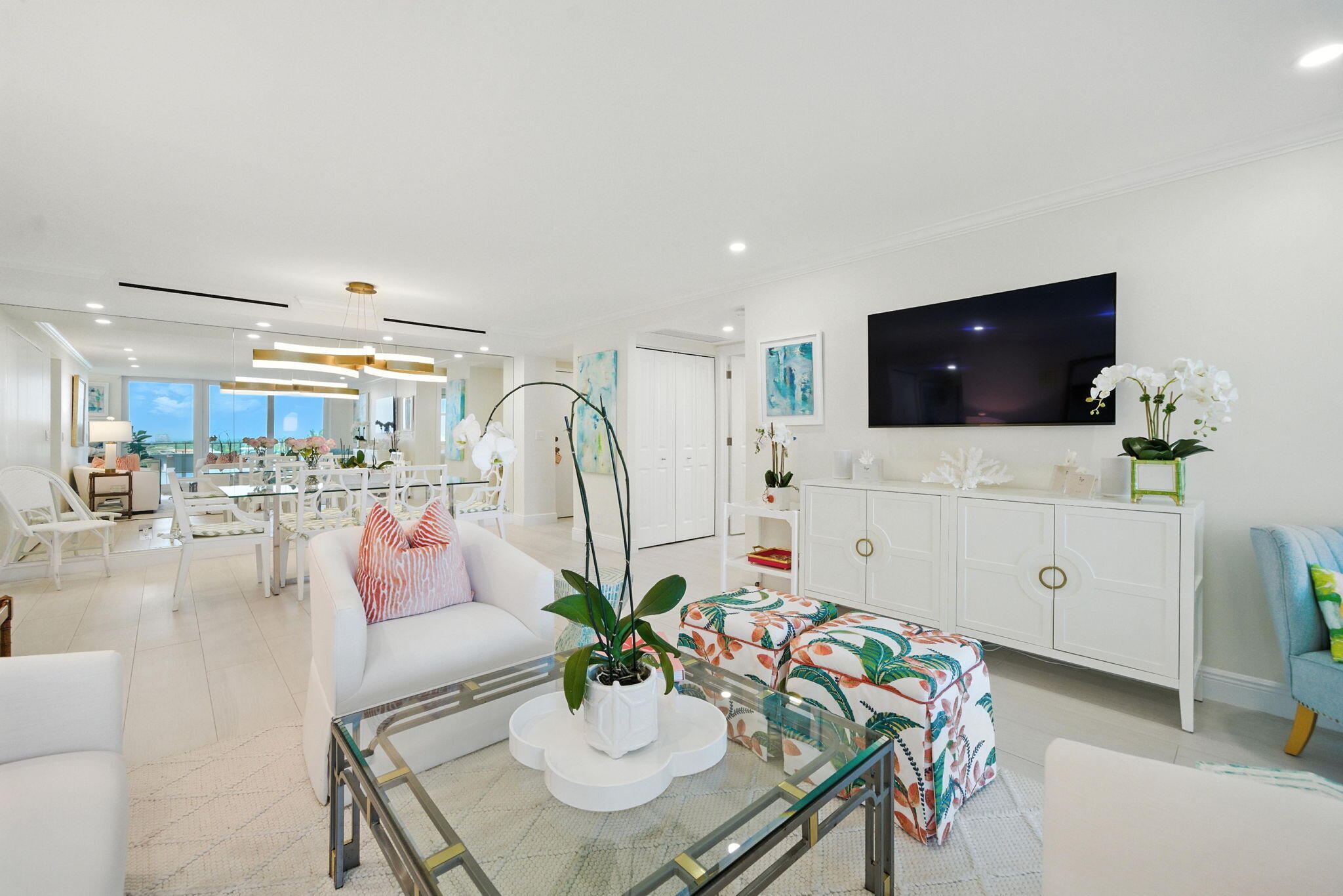1801 South Flagler Drive, Unit 709 West Palm Beach, FL 33401 - Photo 17 of 39 a living room with furniture and a flat screen tv