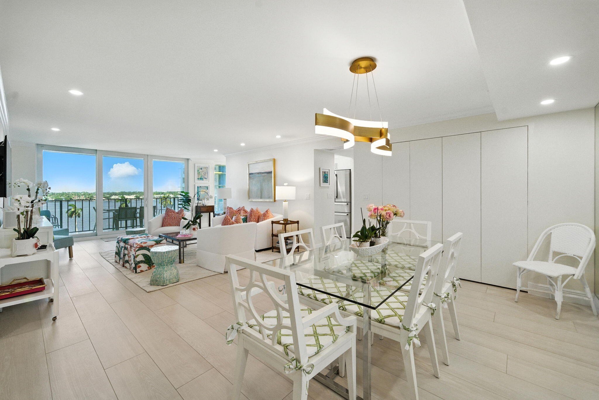1801 South Flagler Drive, Unit 709 West Palm Beach, FL 33401 - Photo 4 of 39 a view of a dining room with furniture