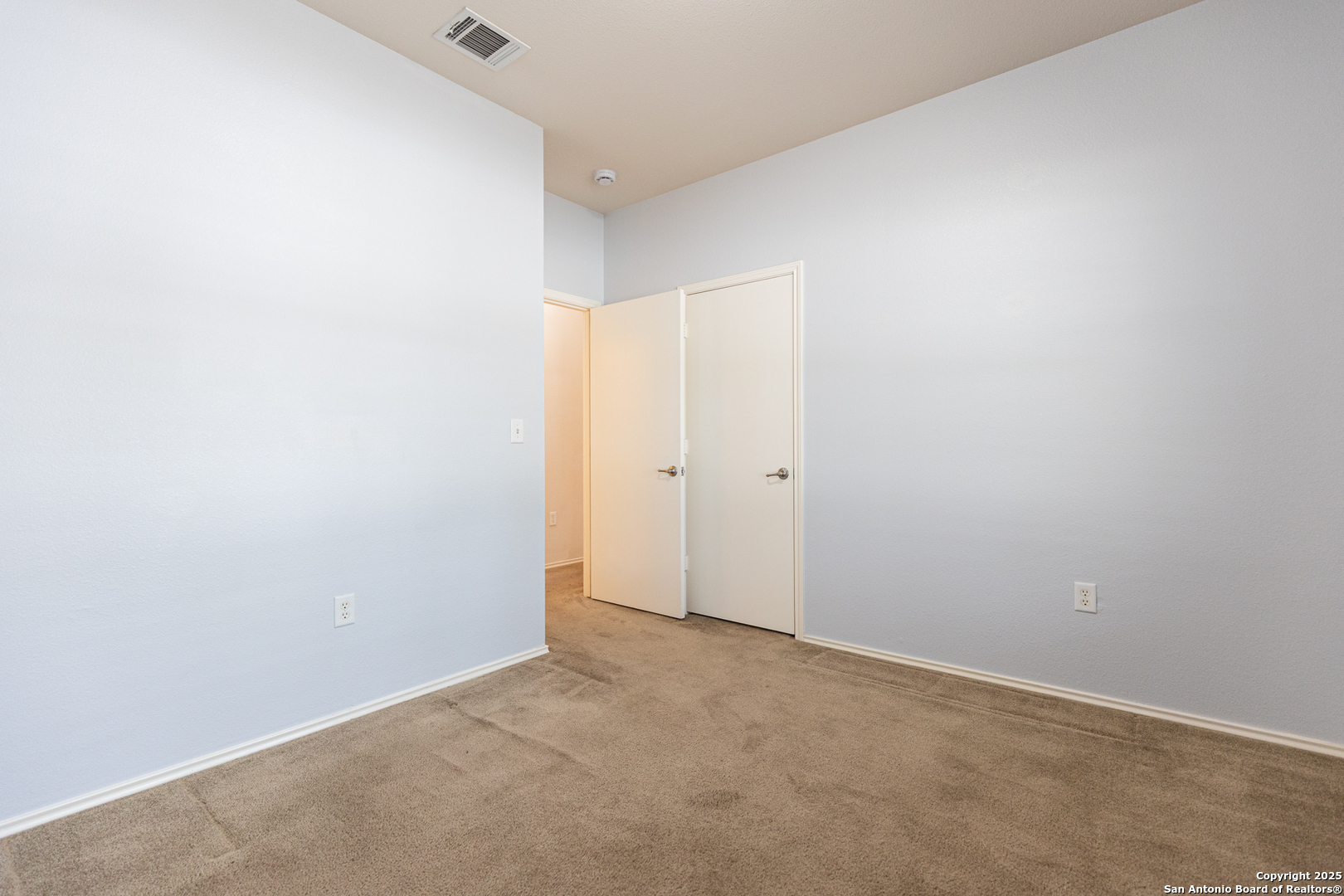 1134 Seven Iron Way San Antonio, TX 78221 - Photo 16 of 33 a view of an empty room