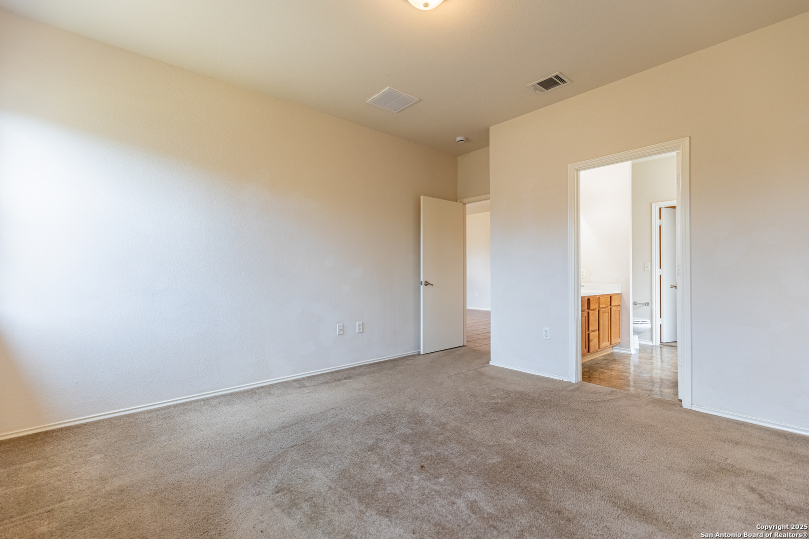1134 Seven Iron Way San Antonio, TX 78221 - Photo 21 of 33 a view of an empty room