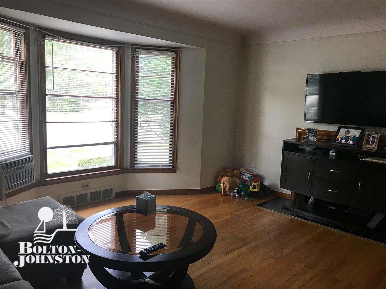 2021 Vernier Road Grosse Pointe, MI 48236 - Photo 2 of 10 31374431-1.JPG