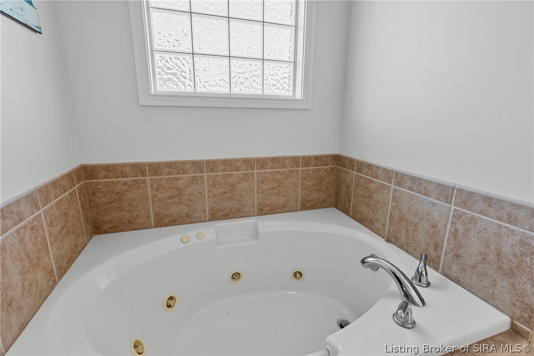 3101 Ambercrest Loop Jeffersonville, IN 47130 - Photo 41 of 86
