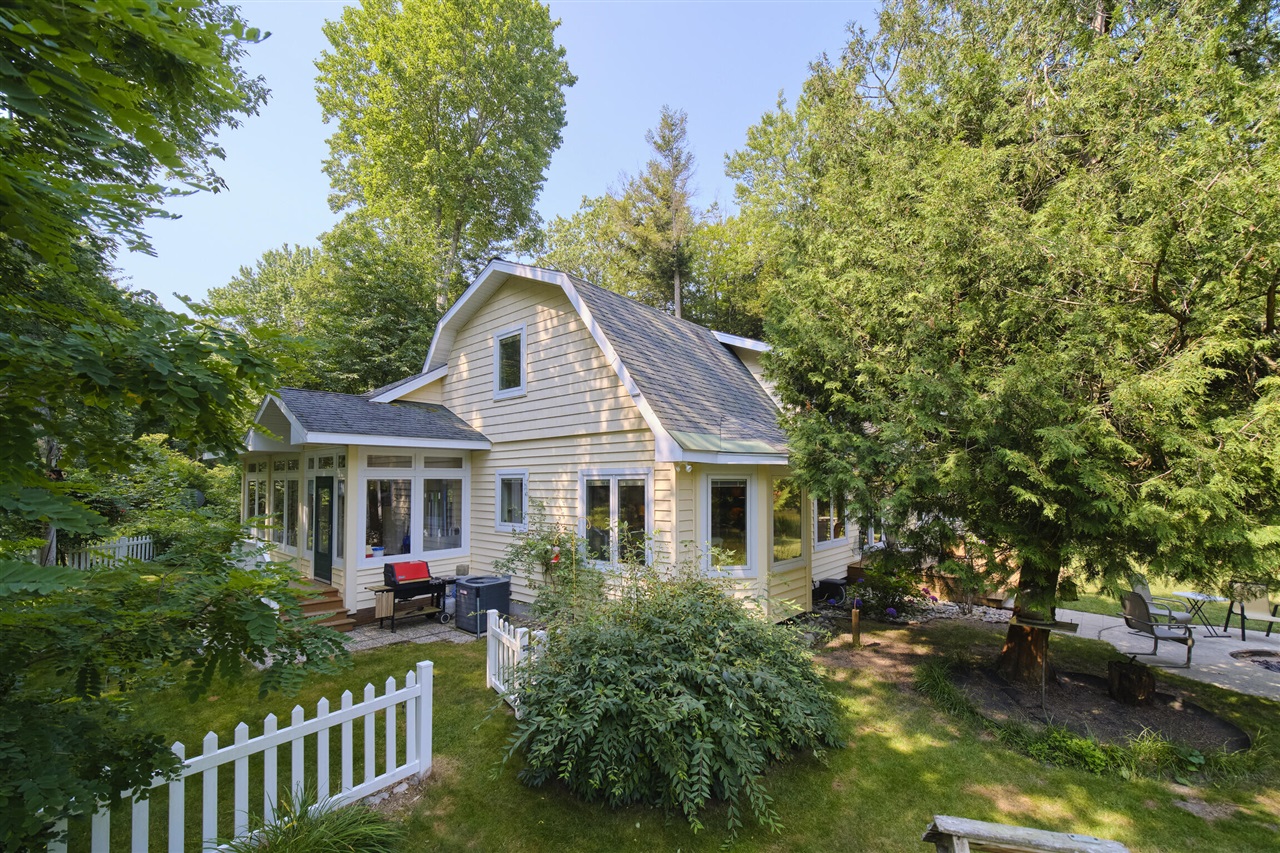9670 South County Line Road Manistee, MI 49660 - Photo 17 of 97