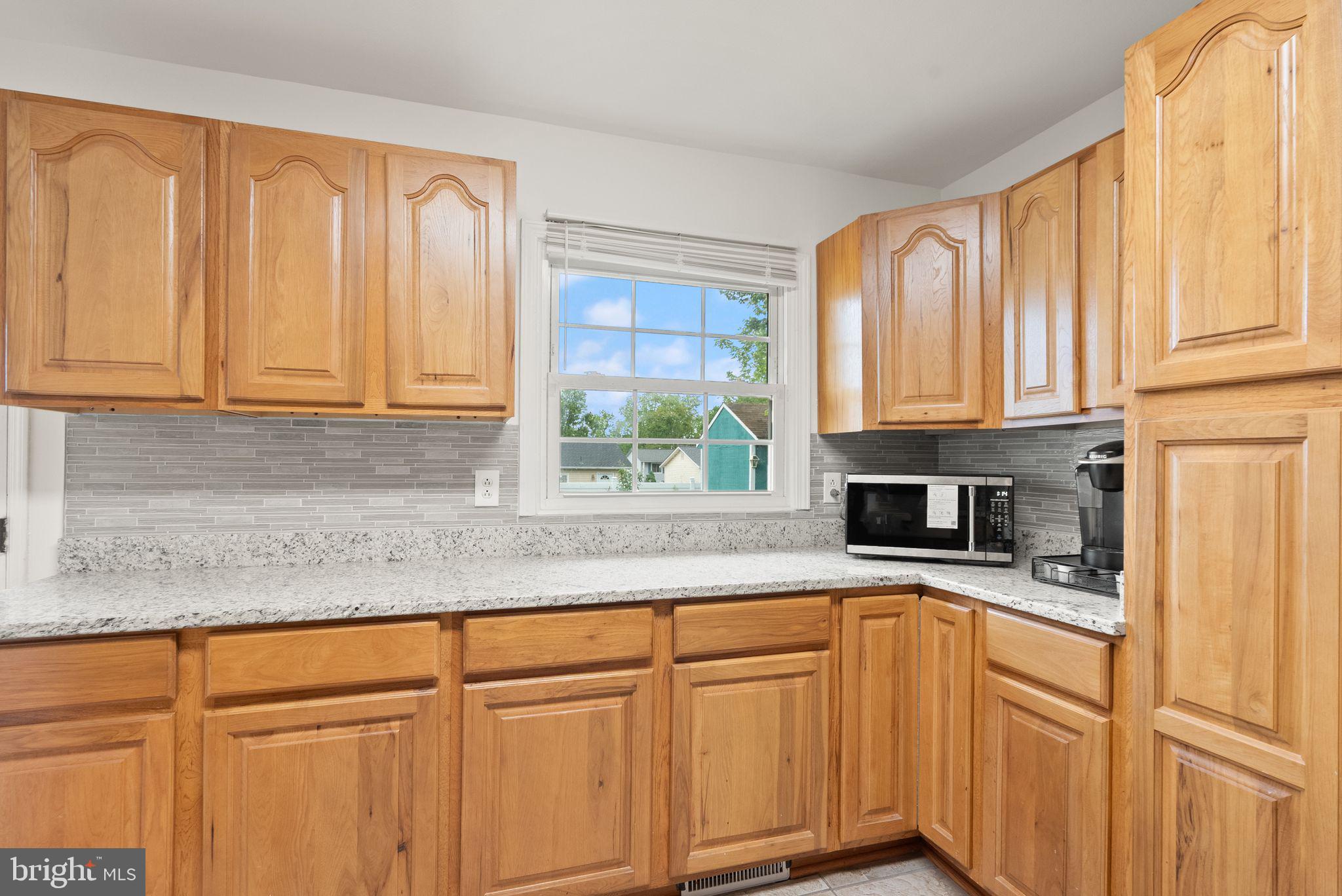 514 West Nettle Tree Road Sterling, VA 20164 - Photo 15 of 49 countertops and backsplash (2023)
