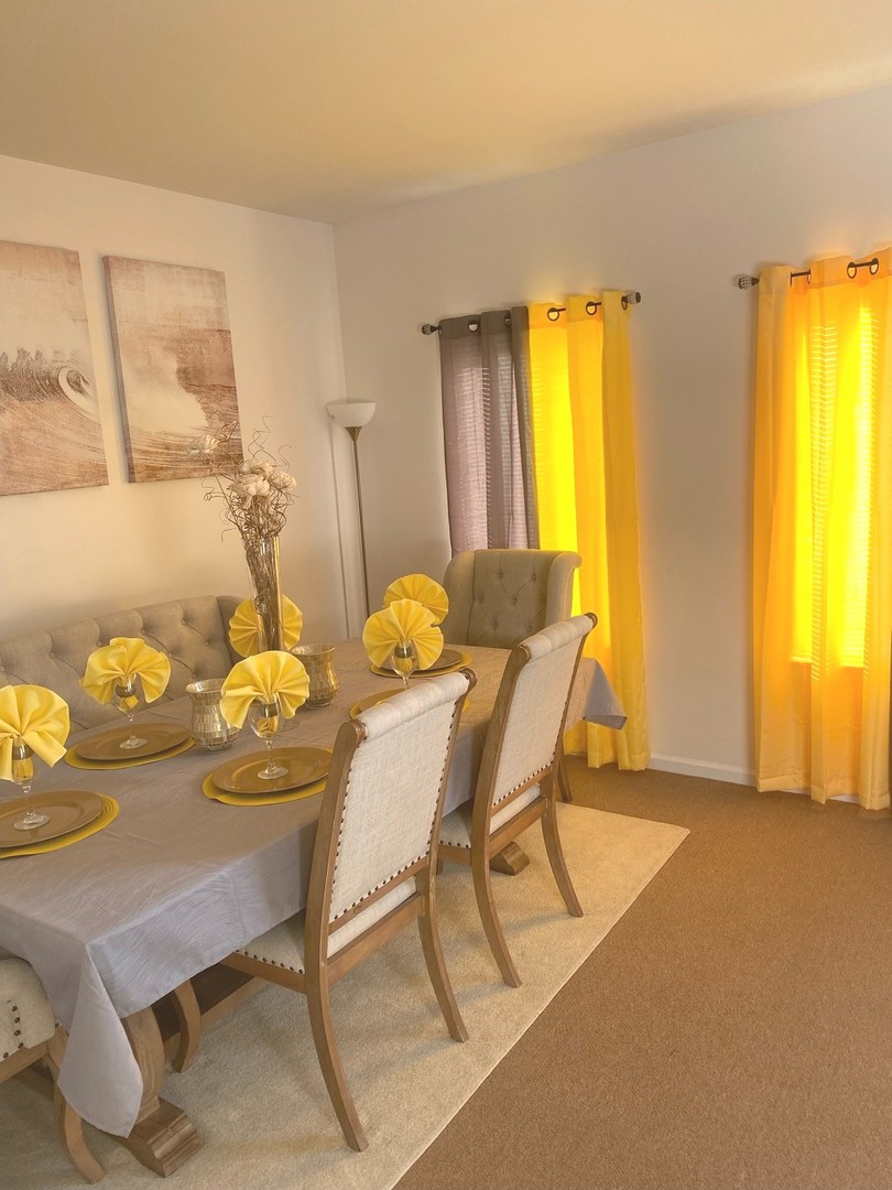 374 Reston Circle Romeoville, IL 60446 - Photo 6 of 11 a dining room with furniture and window