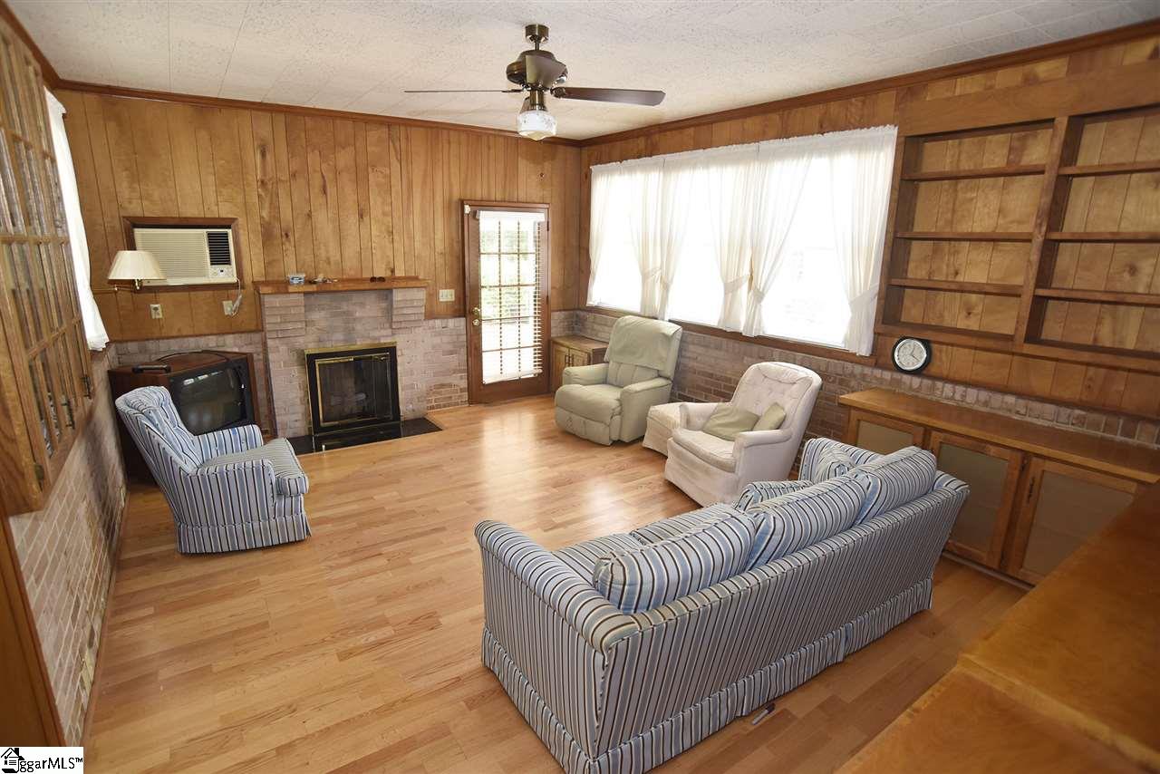 15 Dawson Road Greenville, SC 29609 - Photo 12 of 35