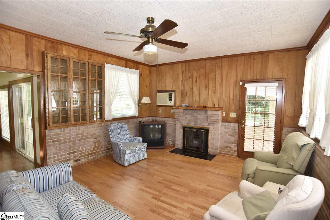 15 Dawson Road Greenville, SC 29609 - Photo 13 of 35