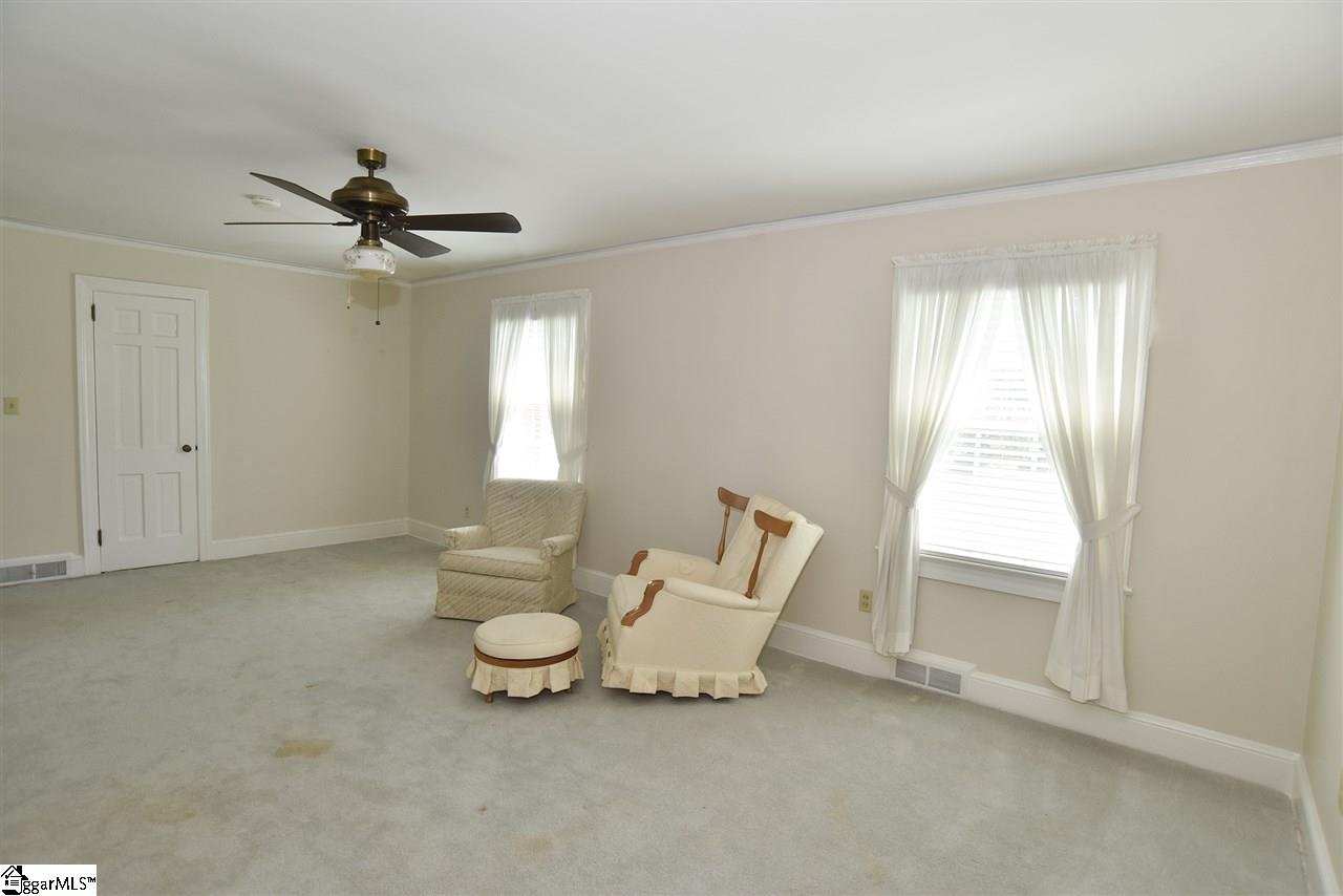 15 Dawson Road Greenville, SC 29609 - Photo 18 of 35