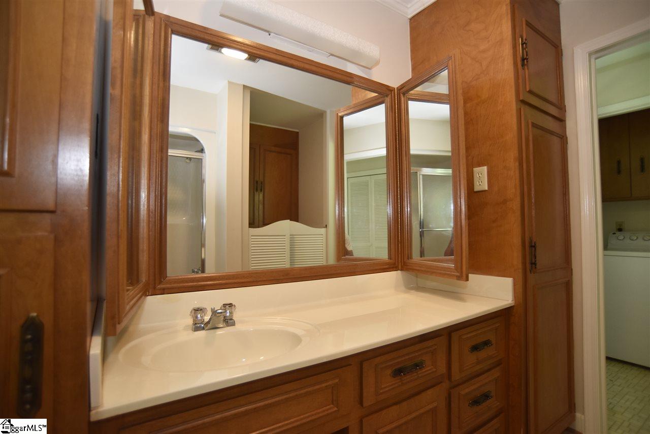 15 Dawson Road Greenville, SC 29609 - Photo 22 of 35