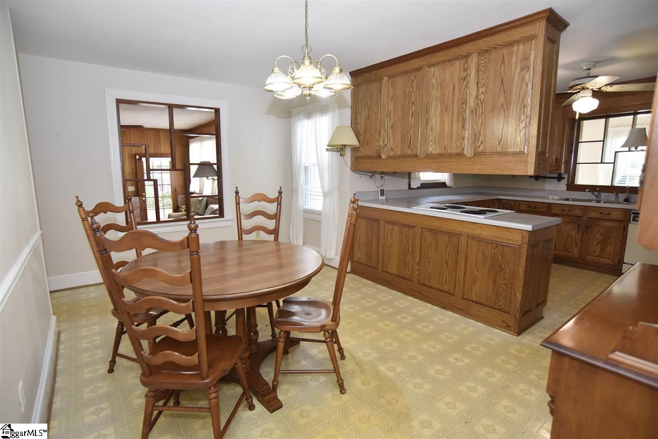 15 Dawson Road Greenville, SC 29609 - Photo 8 of 35